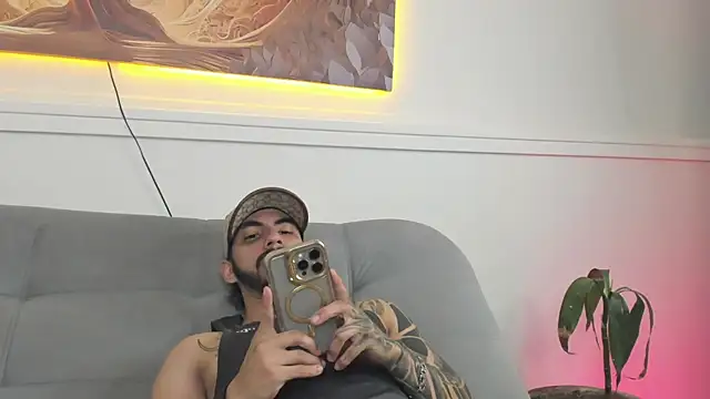 melody_ft_jesus: διαδικτυακό σόου στην κάμερα