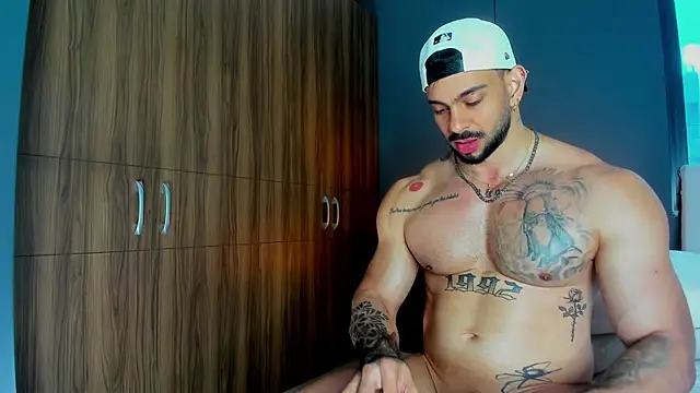 massimo_visconti Adlı Modelin Web Kamerası Şovu