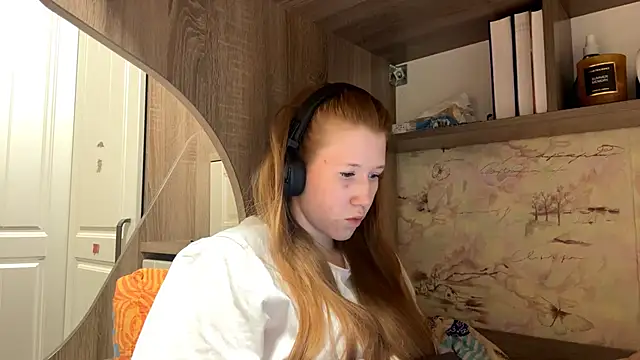 Chat XXX en directo de KiraNice1