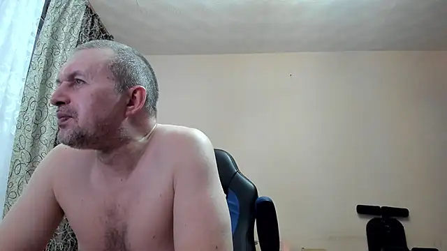 Show modela SanFrantsisko na web-kameri