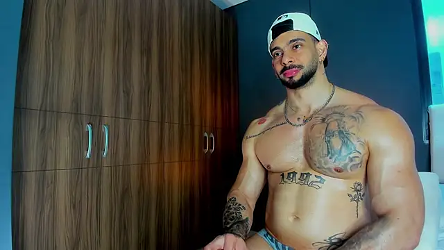 massimo_visconti's Webcam Show