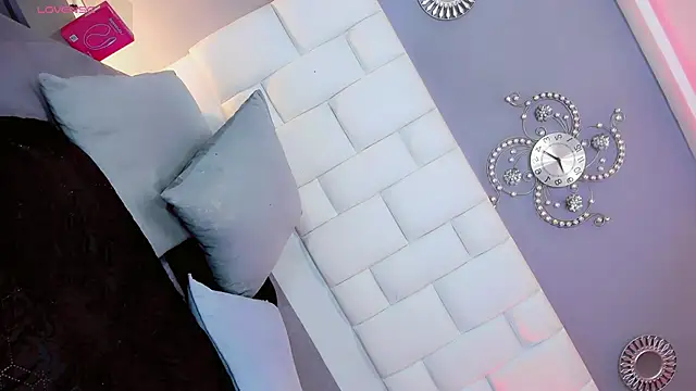 Kisses_Sophia's Webcam Show