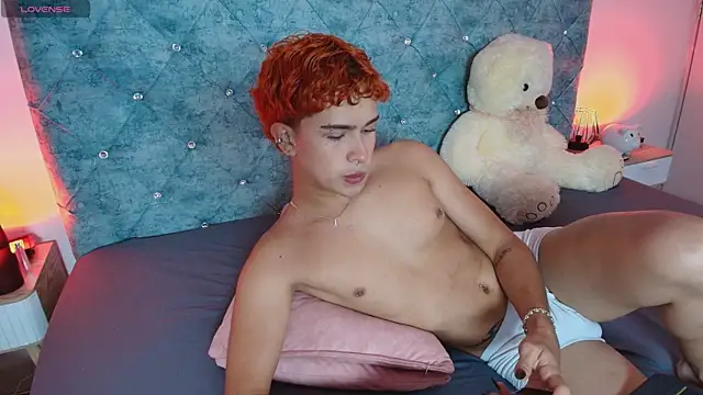 ryan_onFire: вебкам-шоу