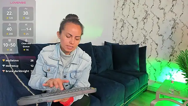 ShaylaMars: онлайн-секс-чат