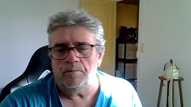 Laurent_oldmen Show in webcam