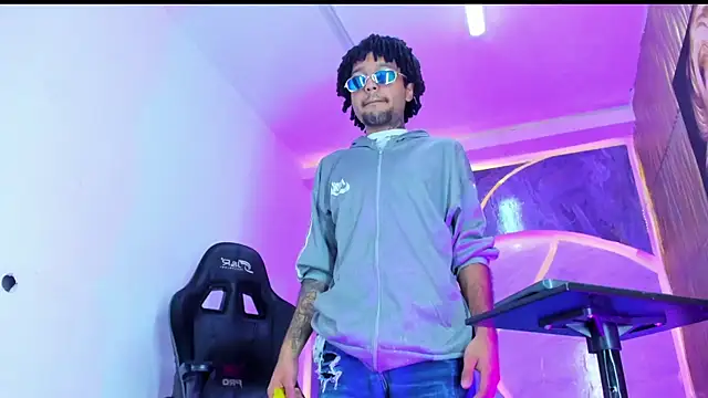 Josh_Hot_Sex Adlı Modelin Web Kamerası Şovu