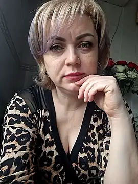 SylvieGold453 live XXX chat