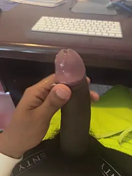 Pokazy przed kamerką – sexcboi69