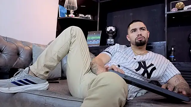 Вебкам-шоу matteosantos