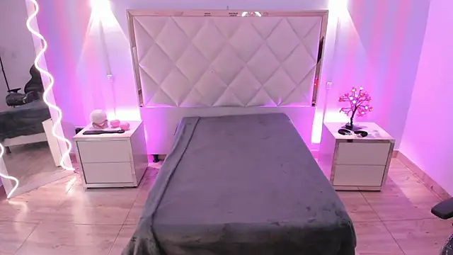 Chat XXX en directo de Rosalind_tay