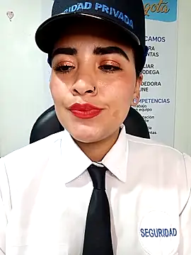 Chat +18 de MAYE__13 ao vivo