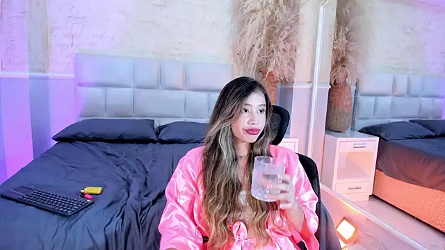 EmilyJohnsoon's Live XXX Chat