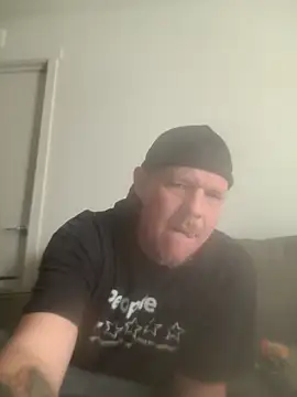 yourMasterisBored's Webcam Show