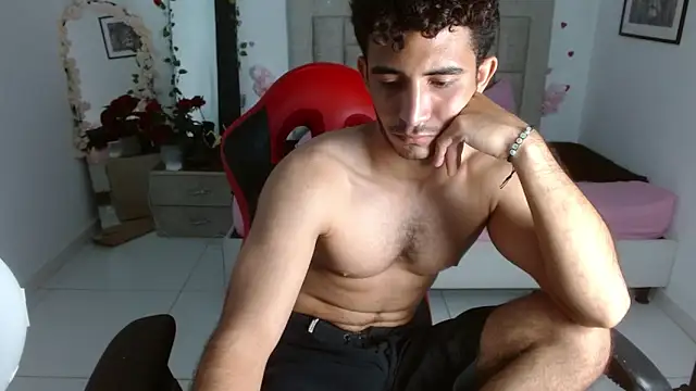 Show modela Caius_fox na web-kameri