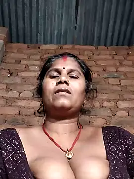 Hot_di97: διαδικτυακό σόου στην κάμερα