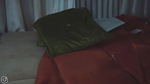 แชท XXX สดของ Feral_Berrry_