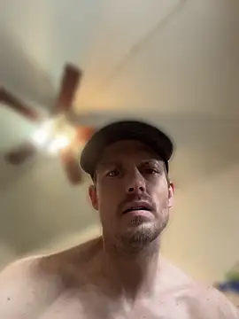 KBONE36: διαδικτυακό σόου στην κάμερα