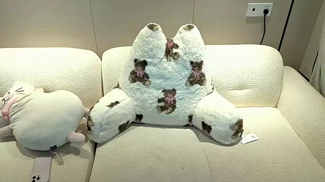 Kiwuvurfovo 网络视讯表演