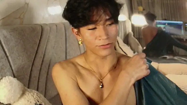 cococumps: διαδικτυακό σόου στην κάμερα