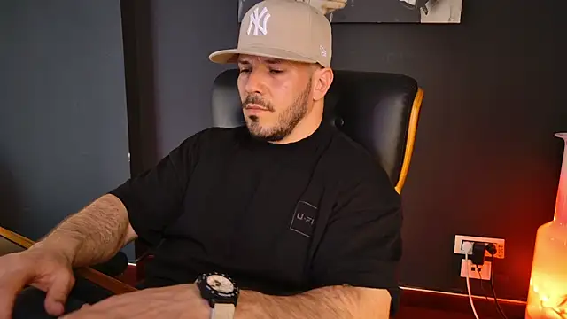 Chat +18 de AngeloEric ao vivo