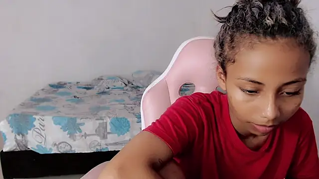 linda_brown_ Adlı Modelin Canlı XXX Sohbeti