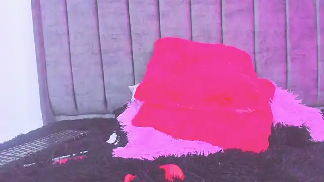 Chat +18 de silvana__miller ao vivo