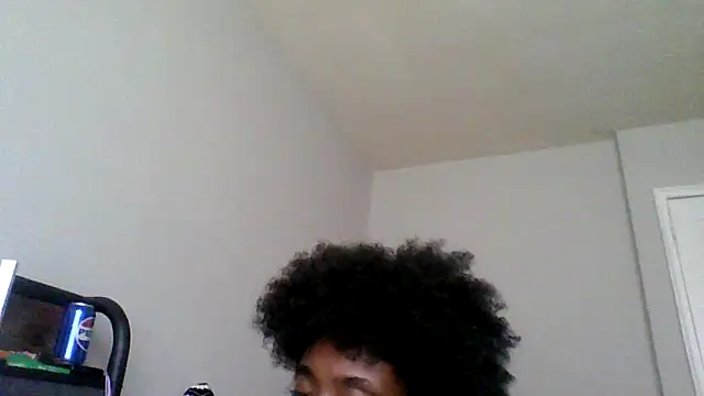 Chat +18 de dezzidavill ao vivo