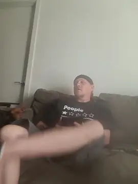 Pokazy przed kamerką – yourMasterisBored