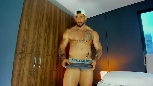 massimo_visconti Adlı Modelin Web Kamerası Şovu