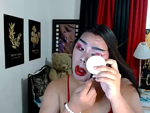 TSbrianaHugeCock's Webcam Show