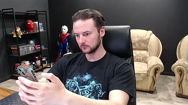 Pokazy przed kamerką – MihasikD