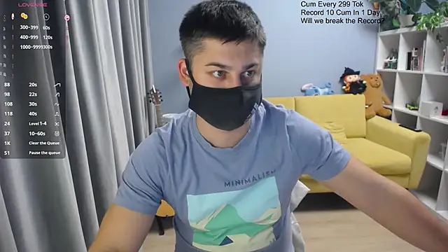 Tomguys élő XXX-chatje