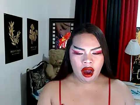 TSbrianaHugeCockのウェブカメラショー