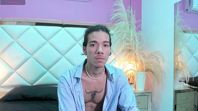 AngeloRoush Webcam Show