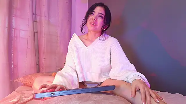 Czat XXX na żywo – adara_johnson__