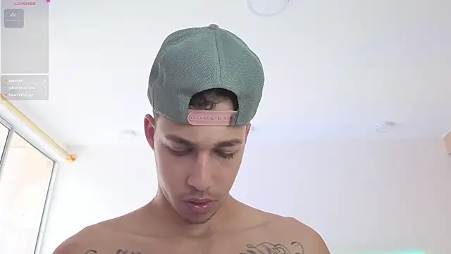 orionblaze69_: διαδικτυακό σόου στην κάμερα