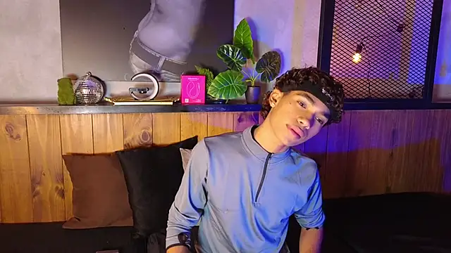 Chatroom XXX en direct de AlanCutee