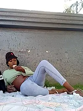 CocoButterxox's Webcam Show