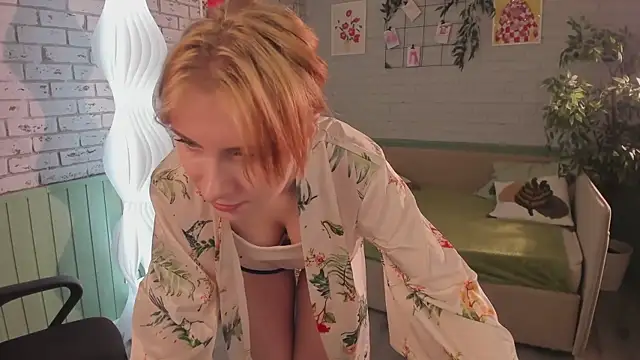 miraiakik 即時 XXX 聊天