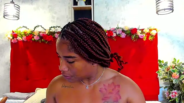 SilvannaFit Chat XXX in diretta