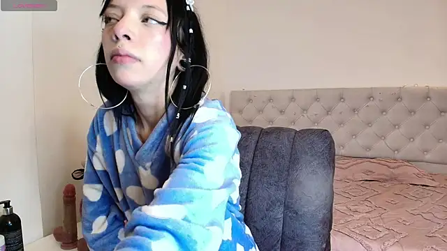 XXX chat uživo modela Diamond__cherry69