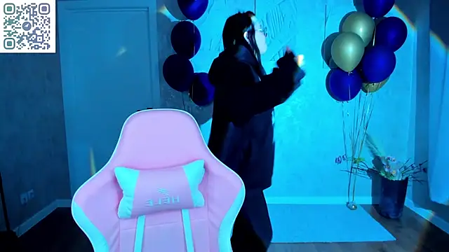 XXX chat uživo modela Kira_G0ld