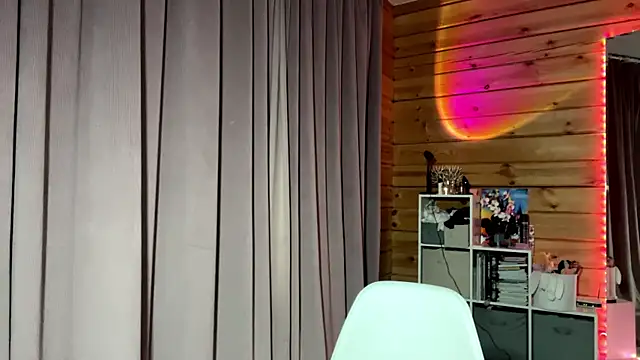 LenLen_Solen Chat XXX in diretta