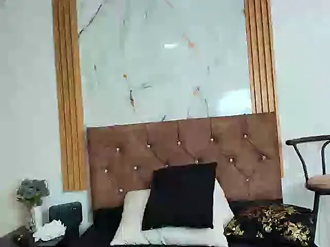 XXX chat uživo modela Bella_Storm01