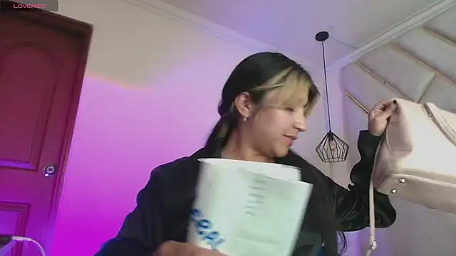 Dahiana_Dmour_ Chat XXX live