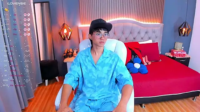 Show modela Noa_03 na web-kameri