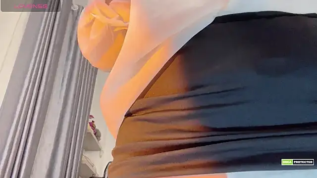 _Lynh_: онлайн-секс-чат