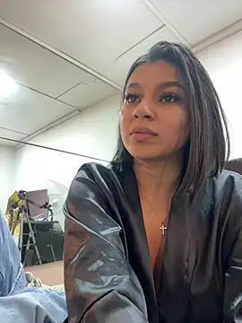 AlyssaRayのライブXXXチャット