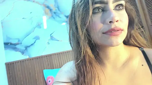 Holly_22's Live XXX Chat