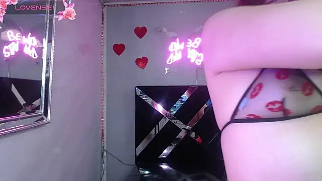 Red_Bunny_v's Live XXX Chat